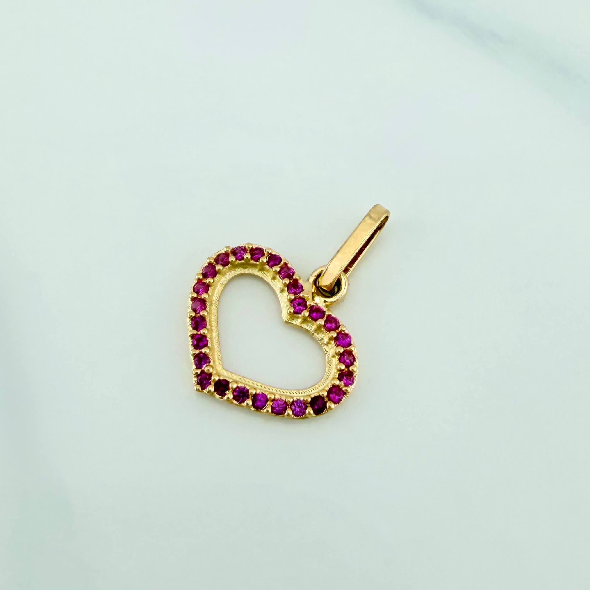 Dije Silueta Corazón 0.85 g / 3/4 in Oro Amarillo 18K