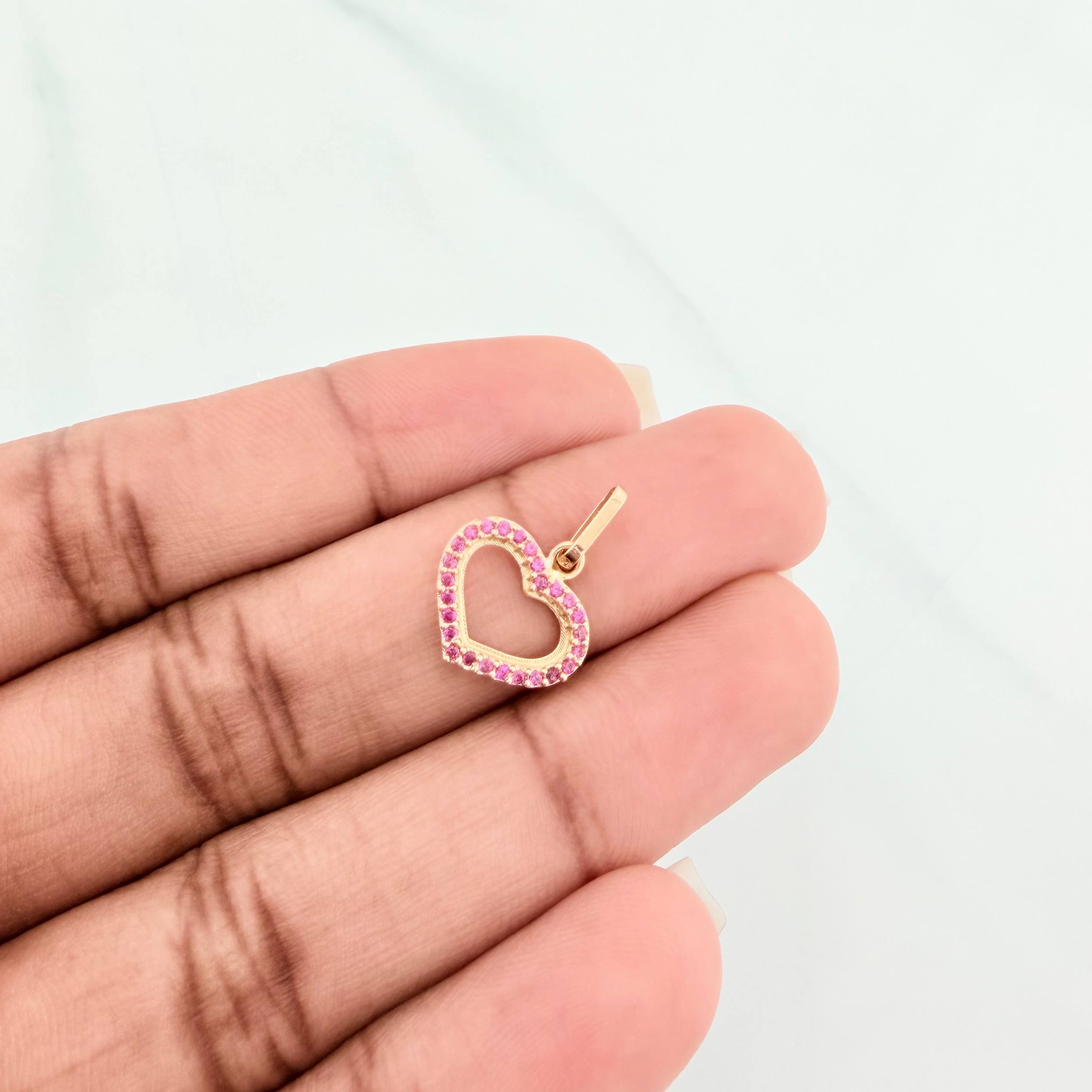 Dije Silueta Corazón 0.85 g / 3/4 in Oro Amarillo 18K