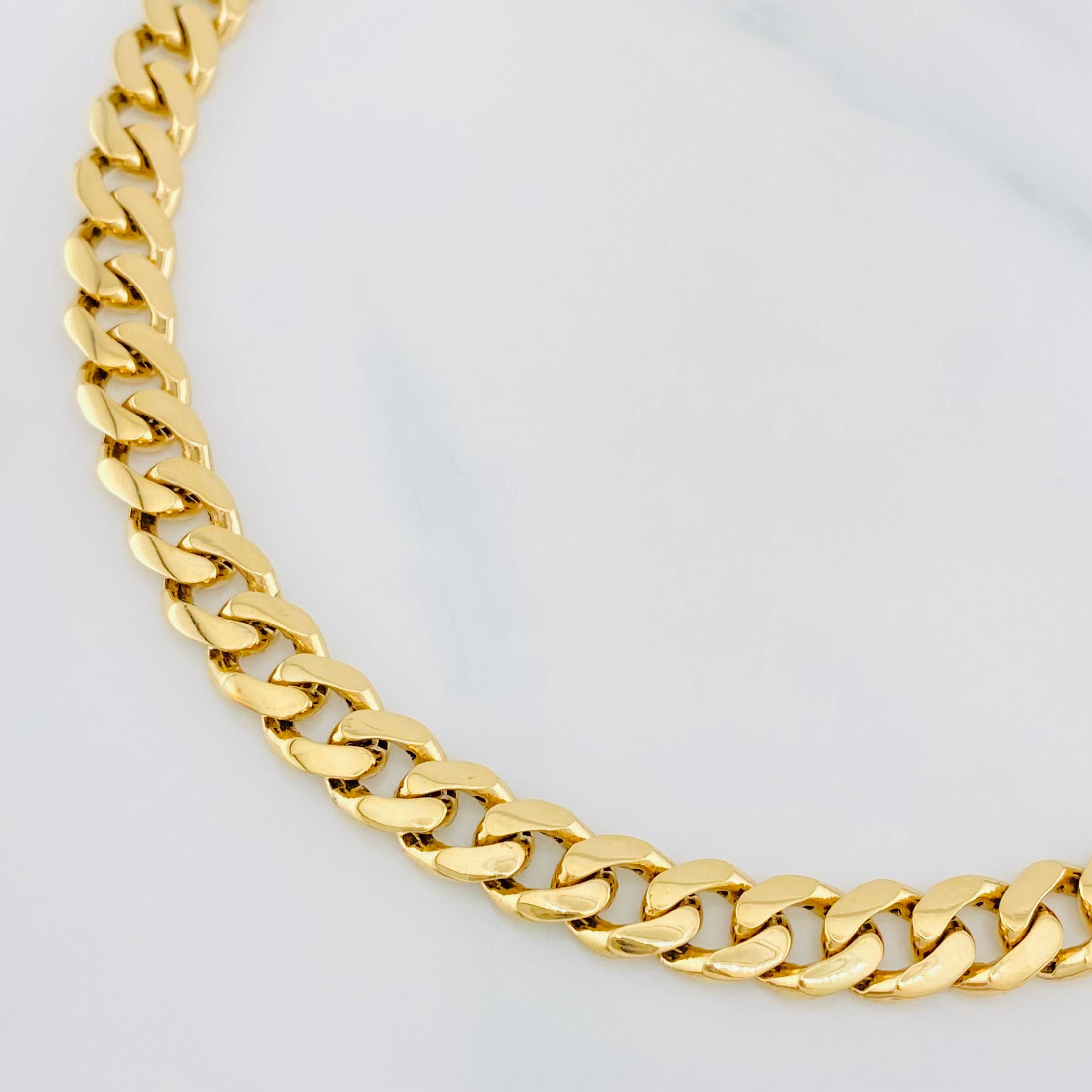 Pulso Cubano 8.6 g / 8 1/4 in / 5.96 mm Oro Amarillo 18K