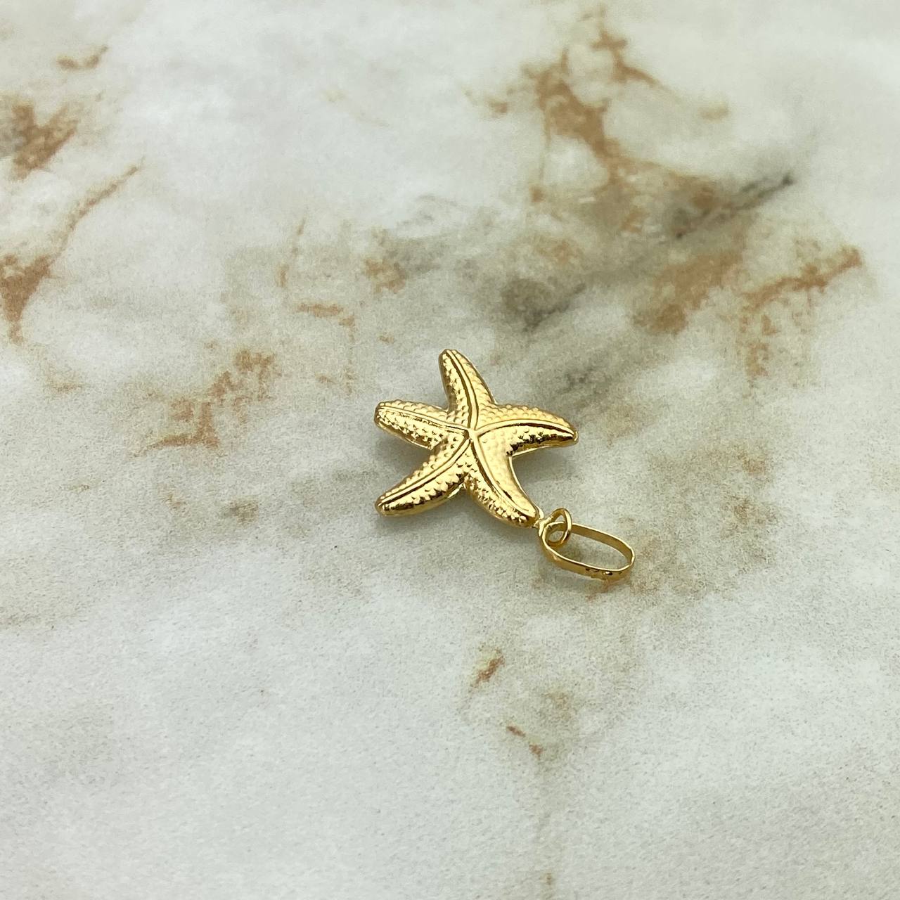 Dije Estrella De Mar 0.95gr / 2.4cm Troquelado Oro Amarillo