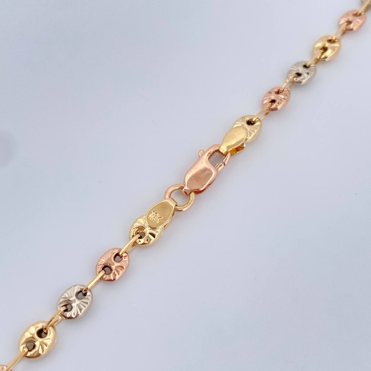 Cadena GC 10.4gr / 24 3/4 in / 4mm Tres Oros 18K %