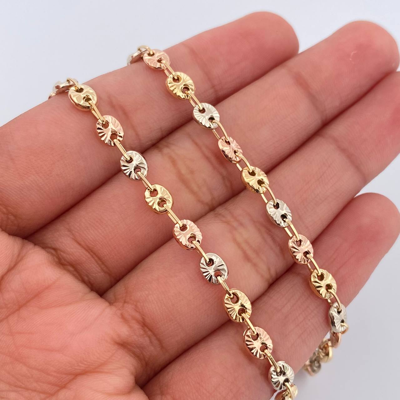 Cadena GC 10.4gr / 24 3/4 in / 4mm Tres Oros 18K %