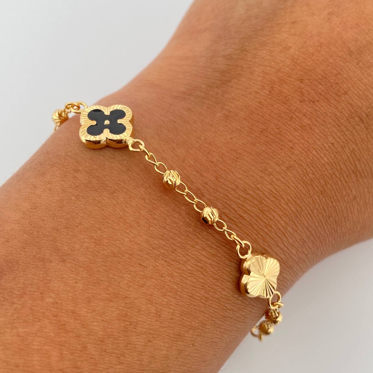 Pulso Trebol 4.05gr / 7 1/2 in / 2mm Oro Amarillo 18K %