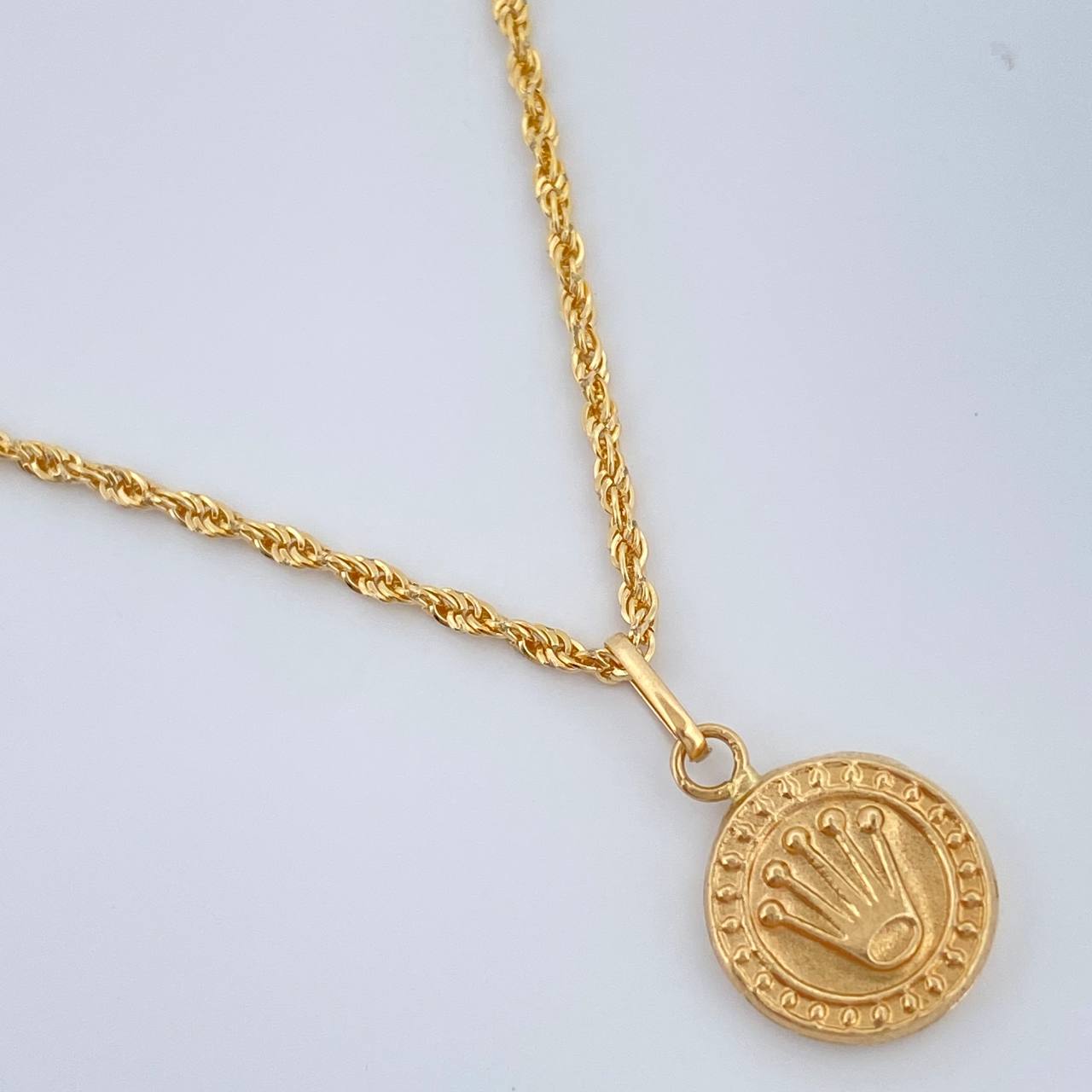 Lazo Chain and Pendant Set + Crown 1.7gr / 16 in / 0.9mm 18K Yellow Gold %