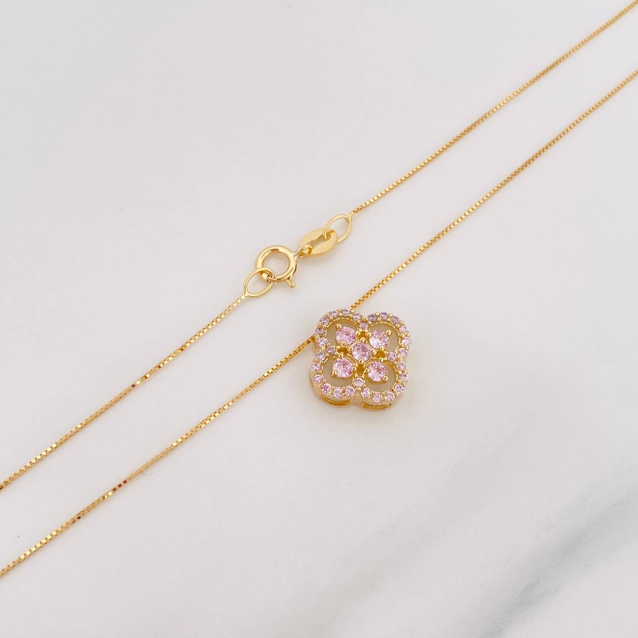 Set Cadena Veneciana + Dije Trebol / 2.3 g / 17 3/4 in Oro Amarillo 18K