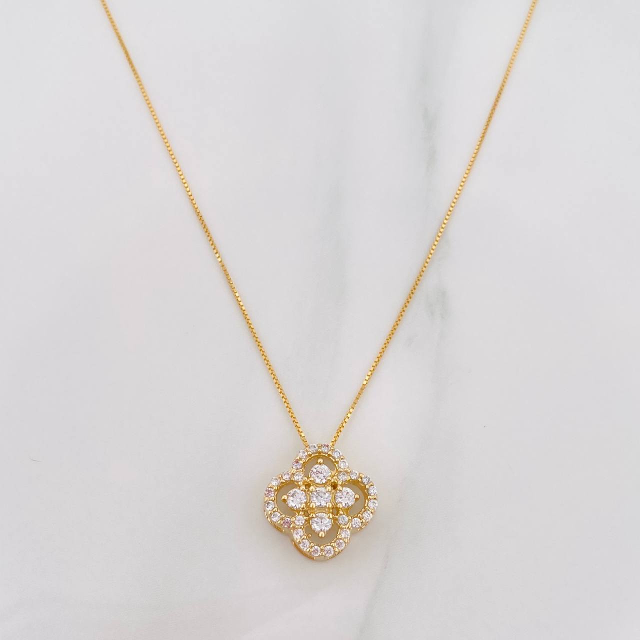 Set Cadena Veneciana + Dije Trebol / 2.35 g / 18 in Oro Amarillo 18K