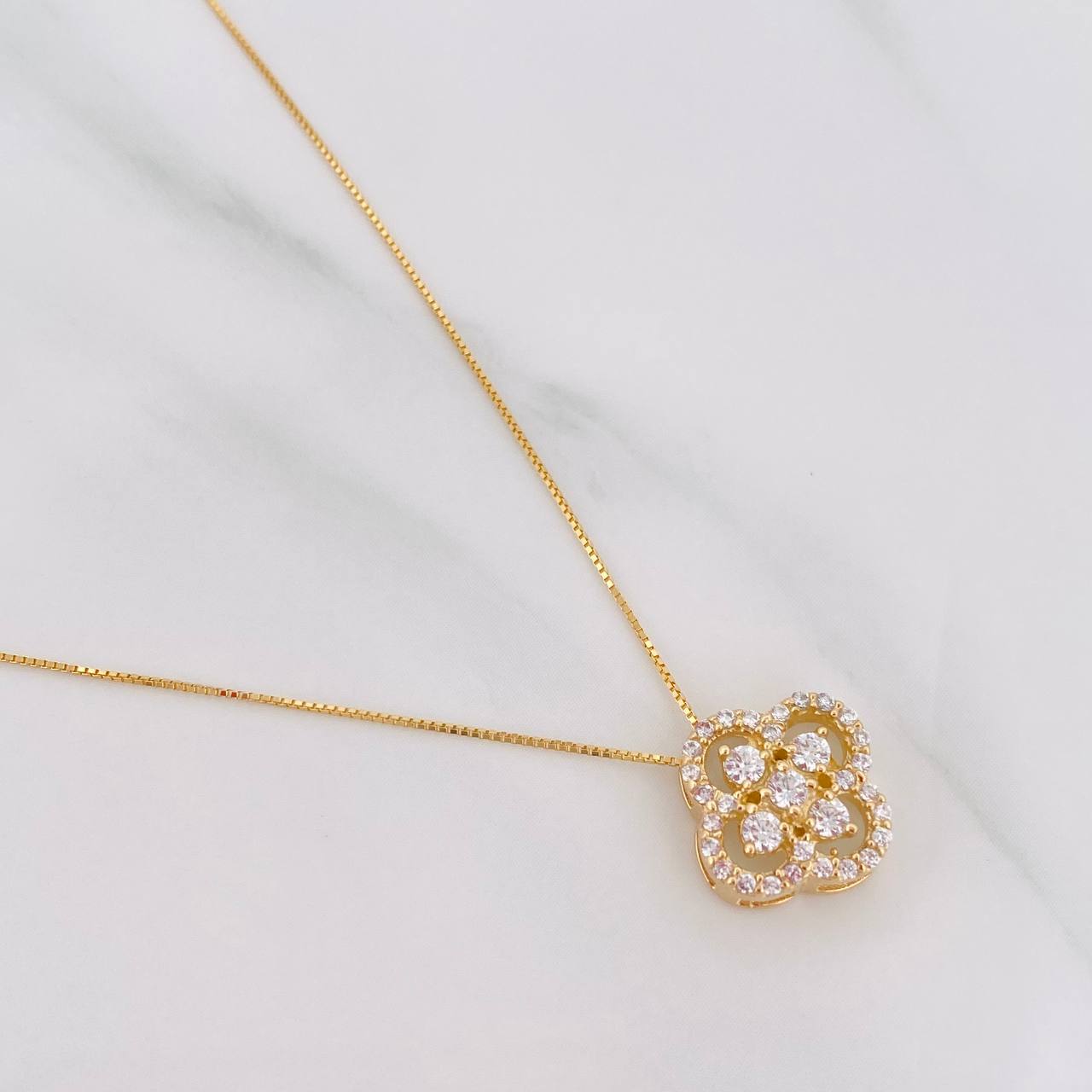 Set Cadena Veneciana + Dije Trebol / 2.35 g / 18 in Oro Amarillo 18K