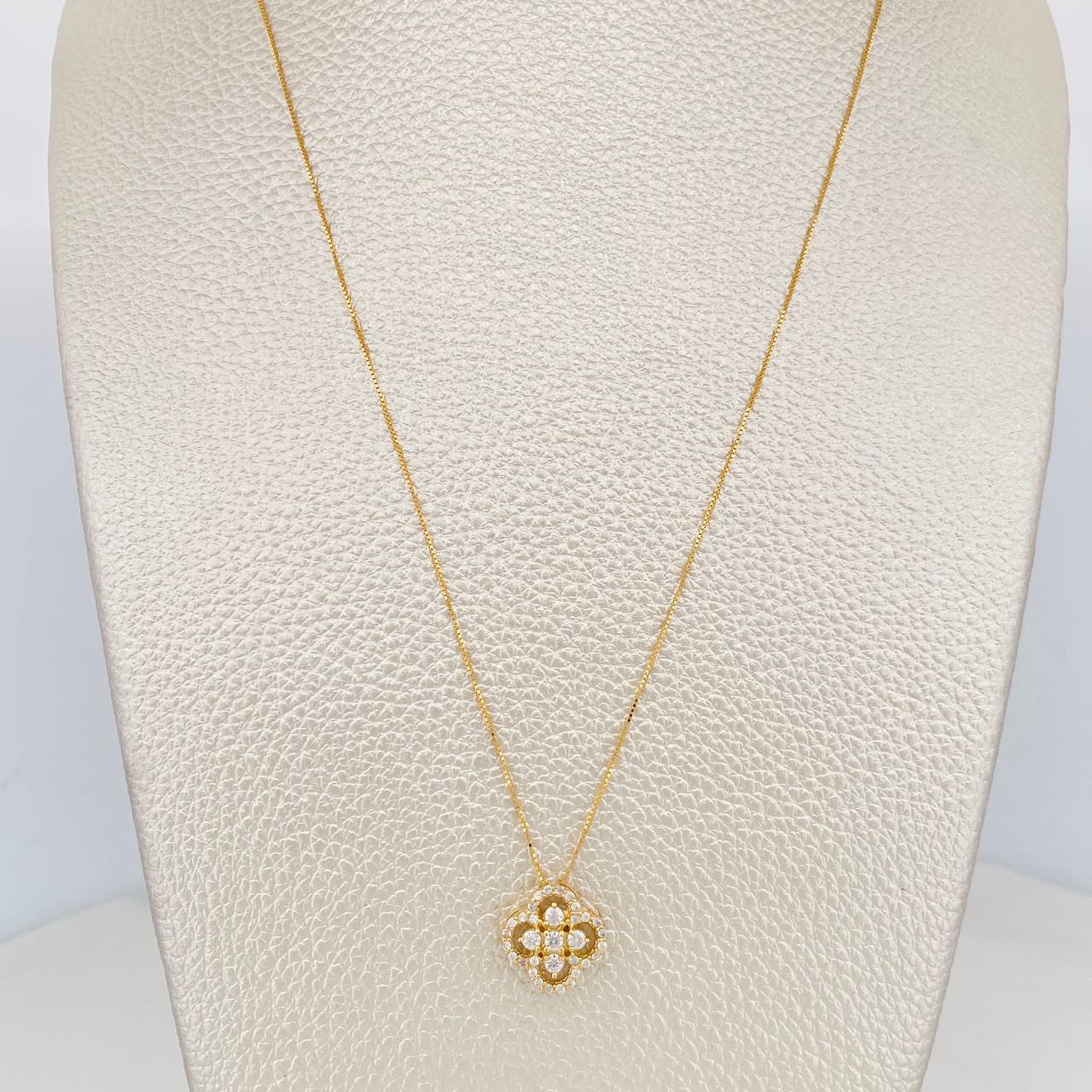 Set Cadena Veneciana + Dije Trebol / 2.35 g / 18 in Oro Amarillo 18K