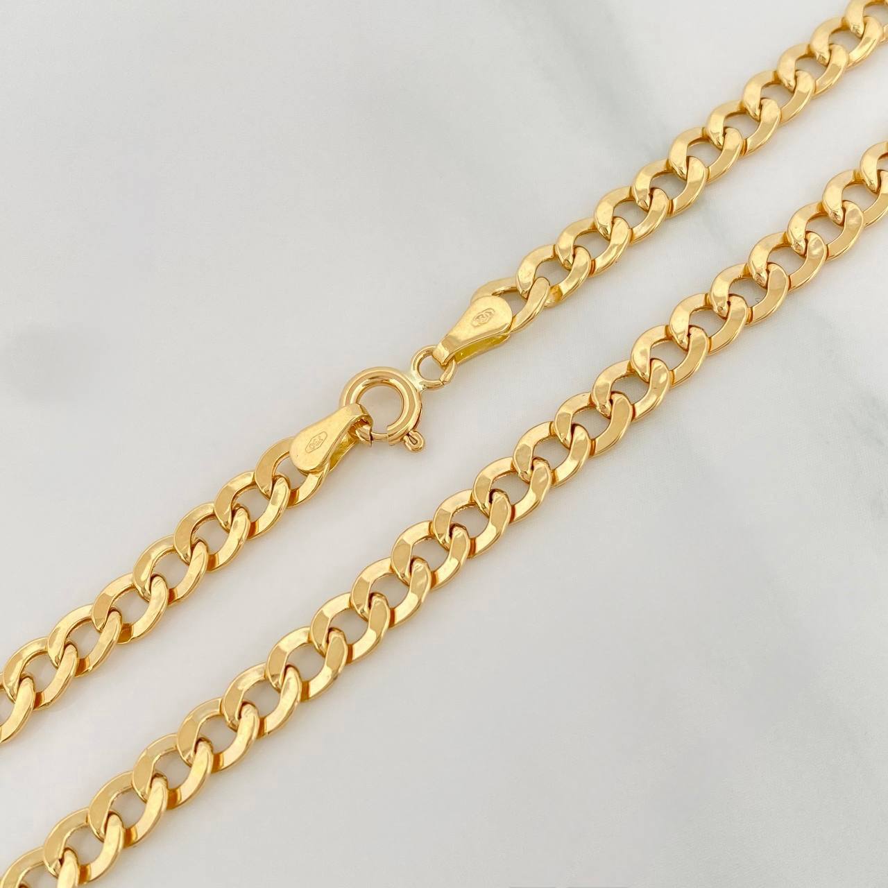 Cuban Links 7.4 g / 24 1/4 in / 4.4 mm Yellow Gold 18K