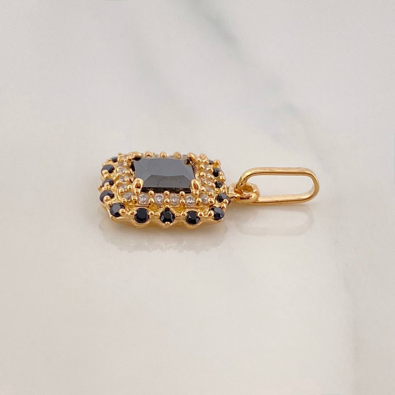 Dije Halo Cuadrado 2 g / 3/4 in Oro Amarillo 18K