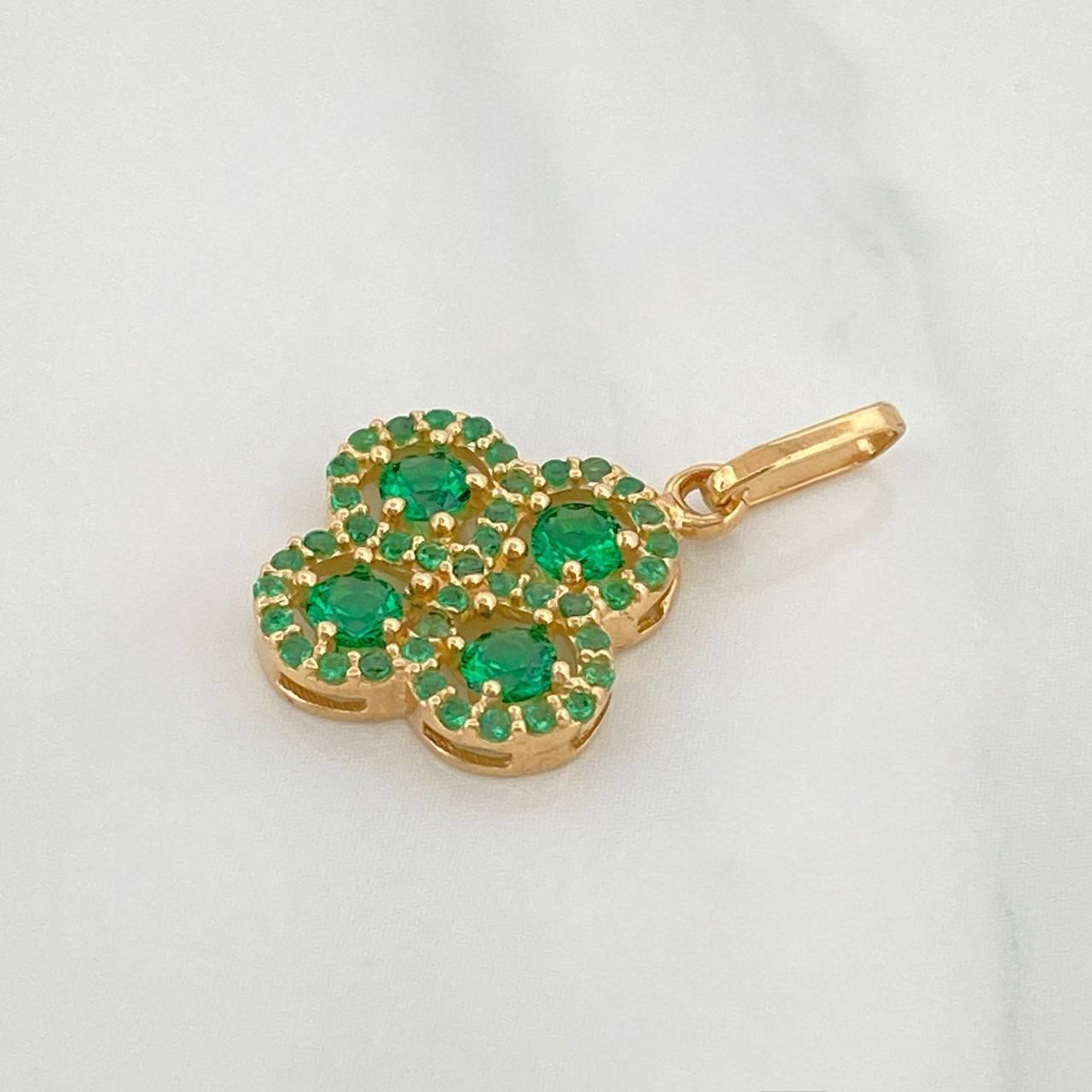 Clover Pendant 1.6 g / 3/4 in Yellow Gold 18K