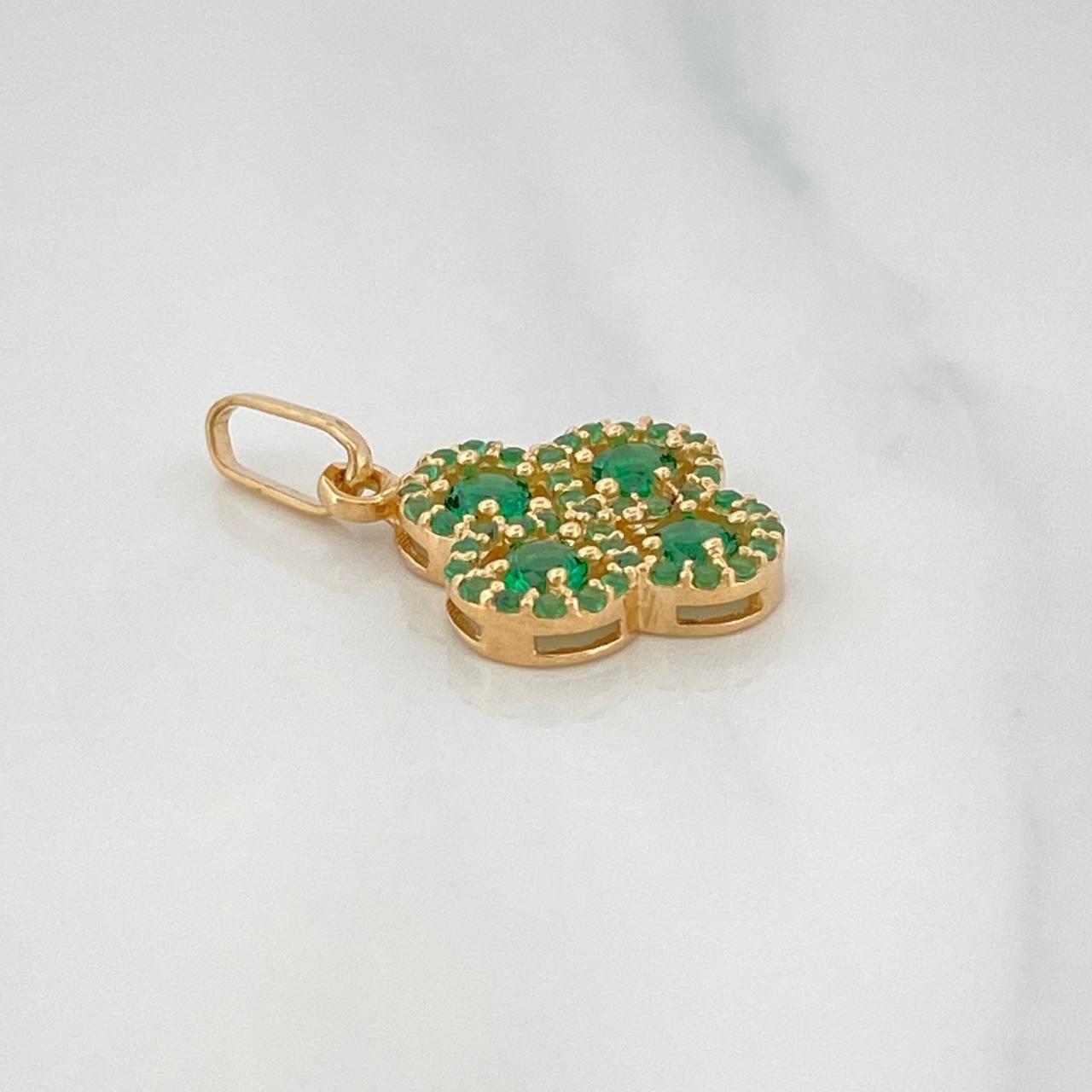 Clover Pendant 1.6 g / 3/4 in Yellow Gold 18K