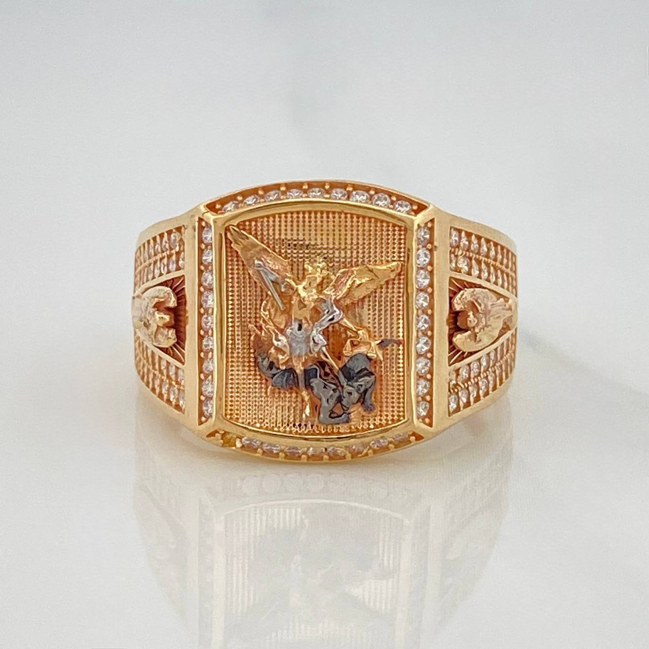 Anillo San Miguel Arcángel 8.25 g / T10 3/4 Tres Oros 18K