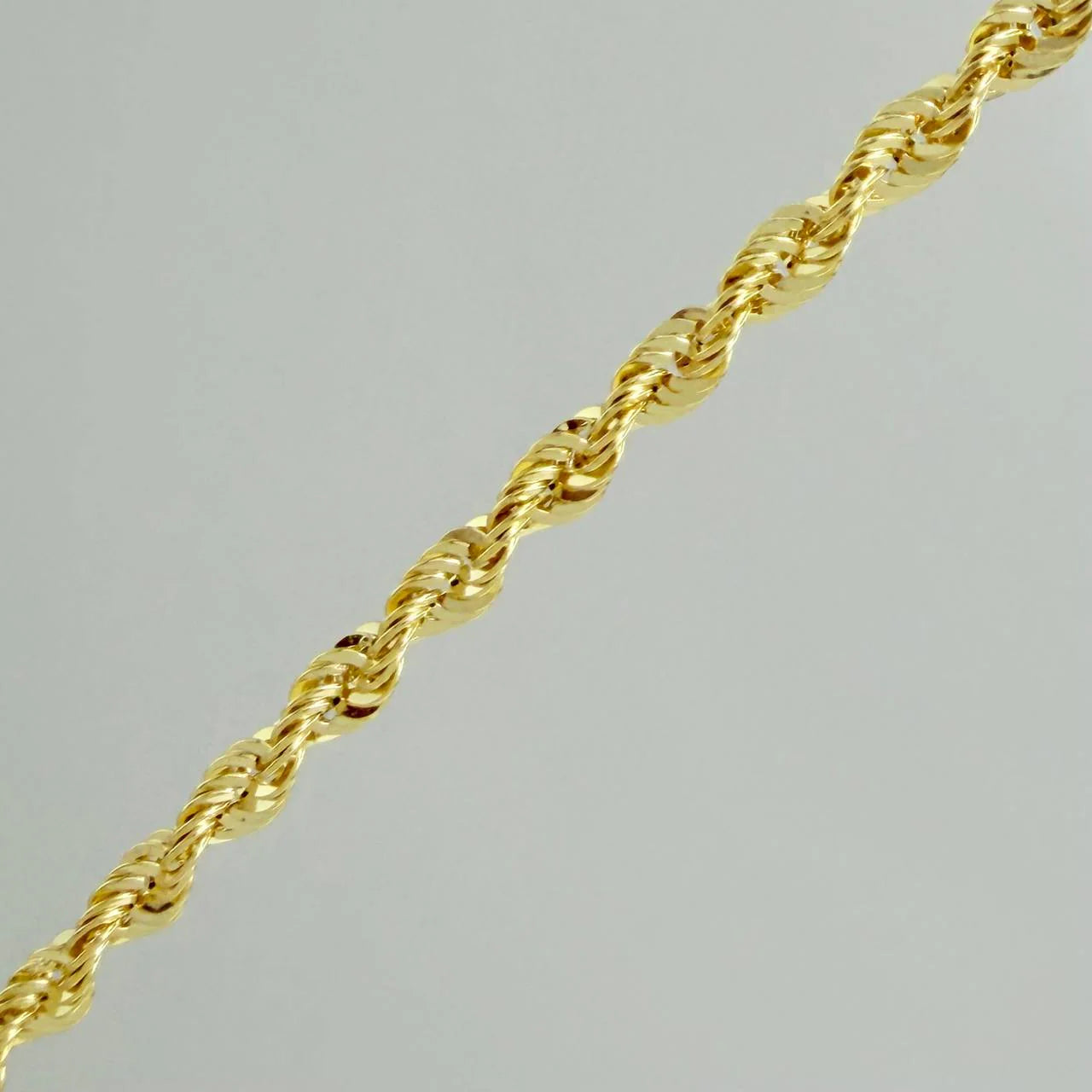 Rope Chain 3.15g / 17 3/4 in / 2.6mm Yellow Gold +3 18K $