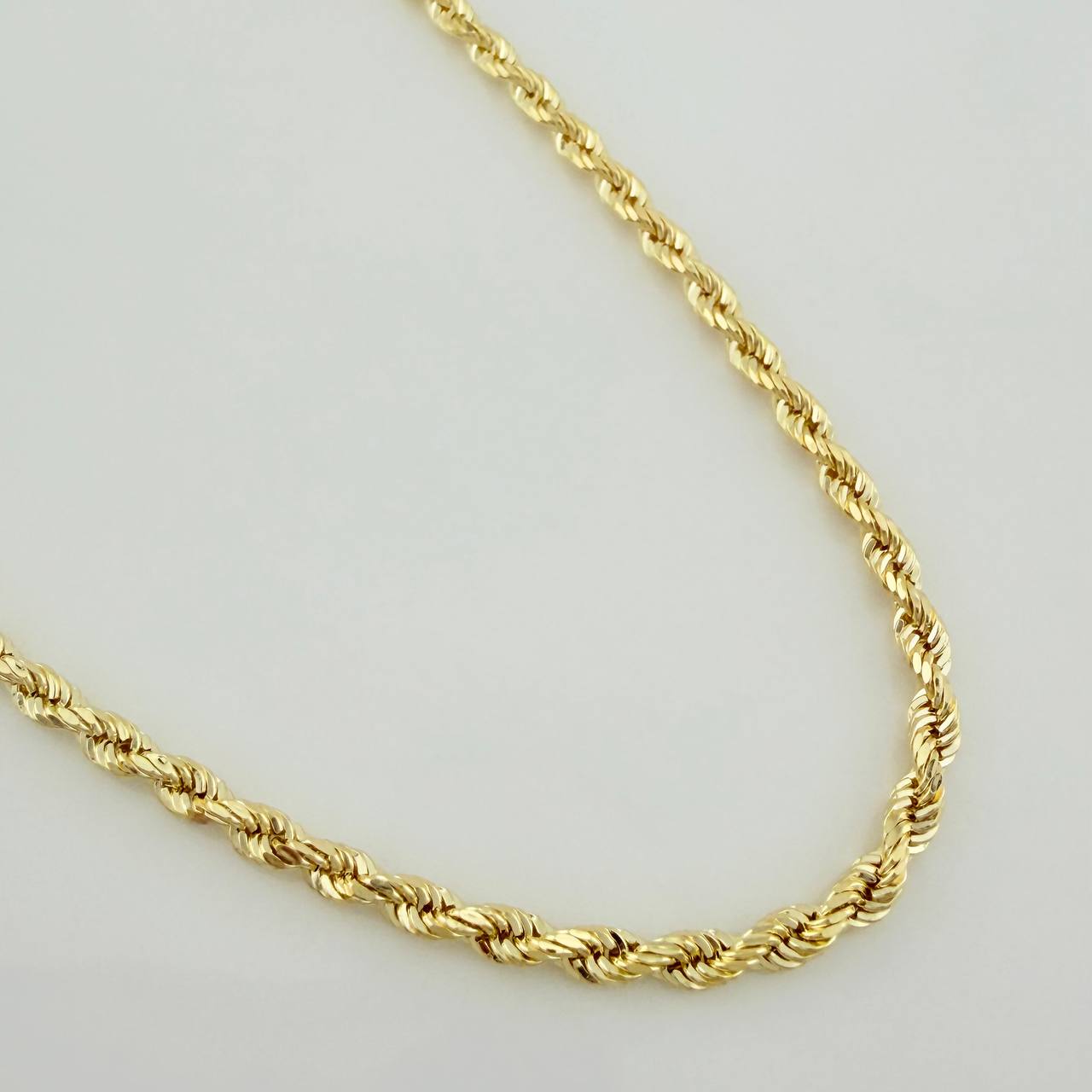 Rope Chain 6.8gr / 23 3/4 in / 2.4mm 18K Yellow Gold +3 %