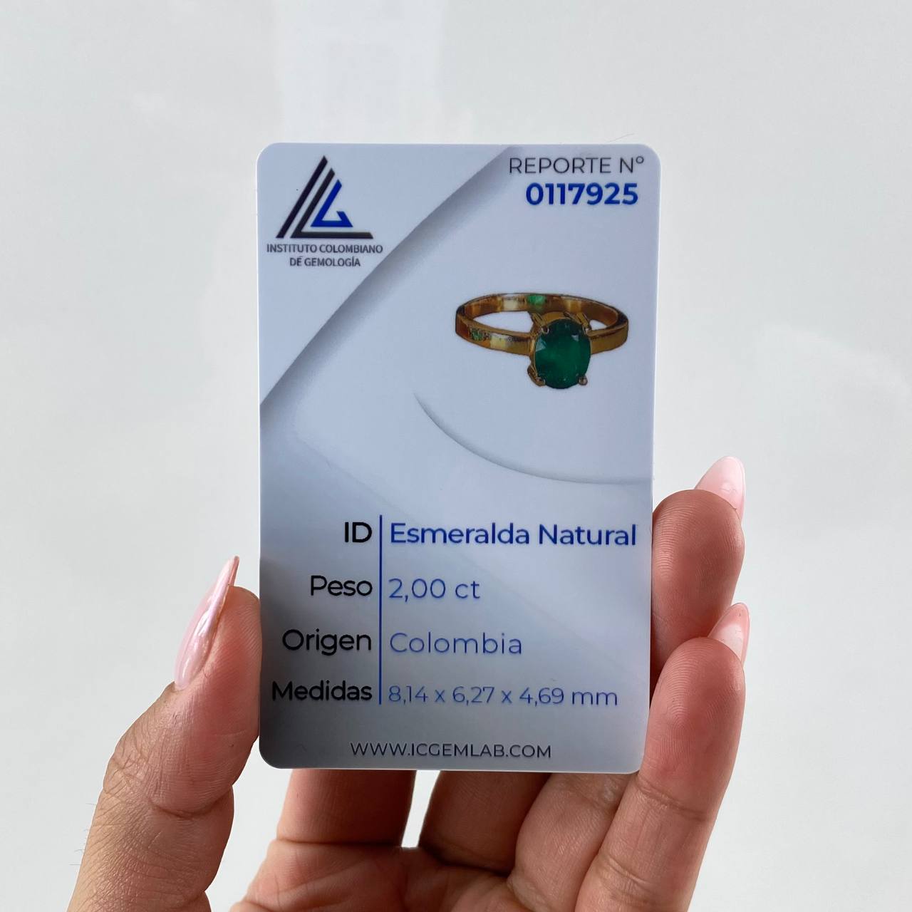 Oval Solitaire Ring 3.4gr / Size 6 1/4 / Emerald 2.0 Qts 18K Yellow Gold (Jewelry)