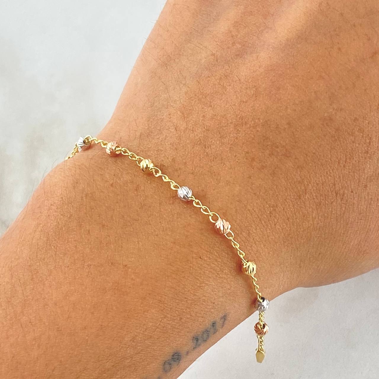 Pulso Espiga Militar 2.2gr / 18cm / 3mm Bolas Diamantadas Tres Oros 18K