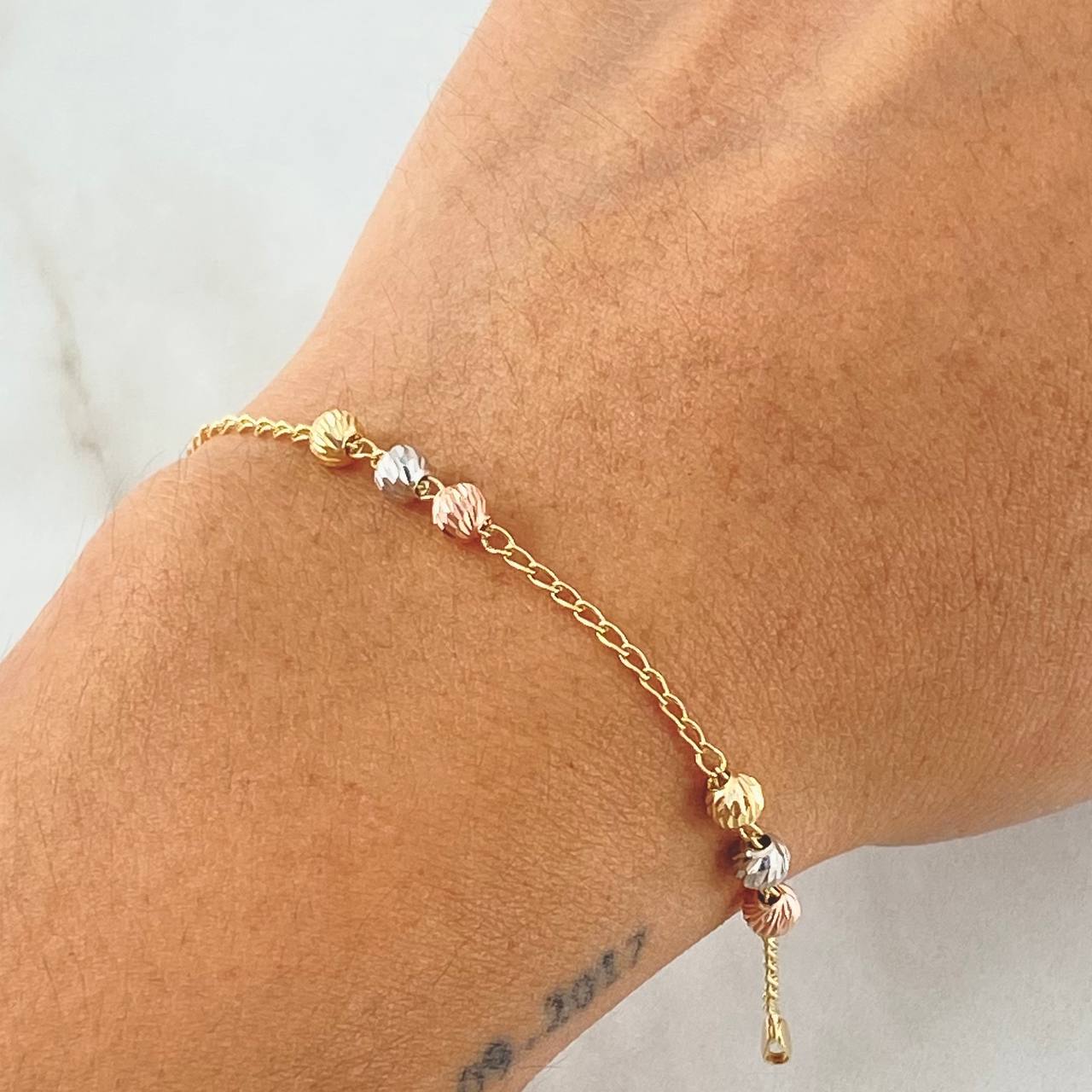 Espiga Militar Bracelet 2.5gr / 7.1in / 4mm Diamond-Cut Beads 18K Gold