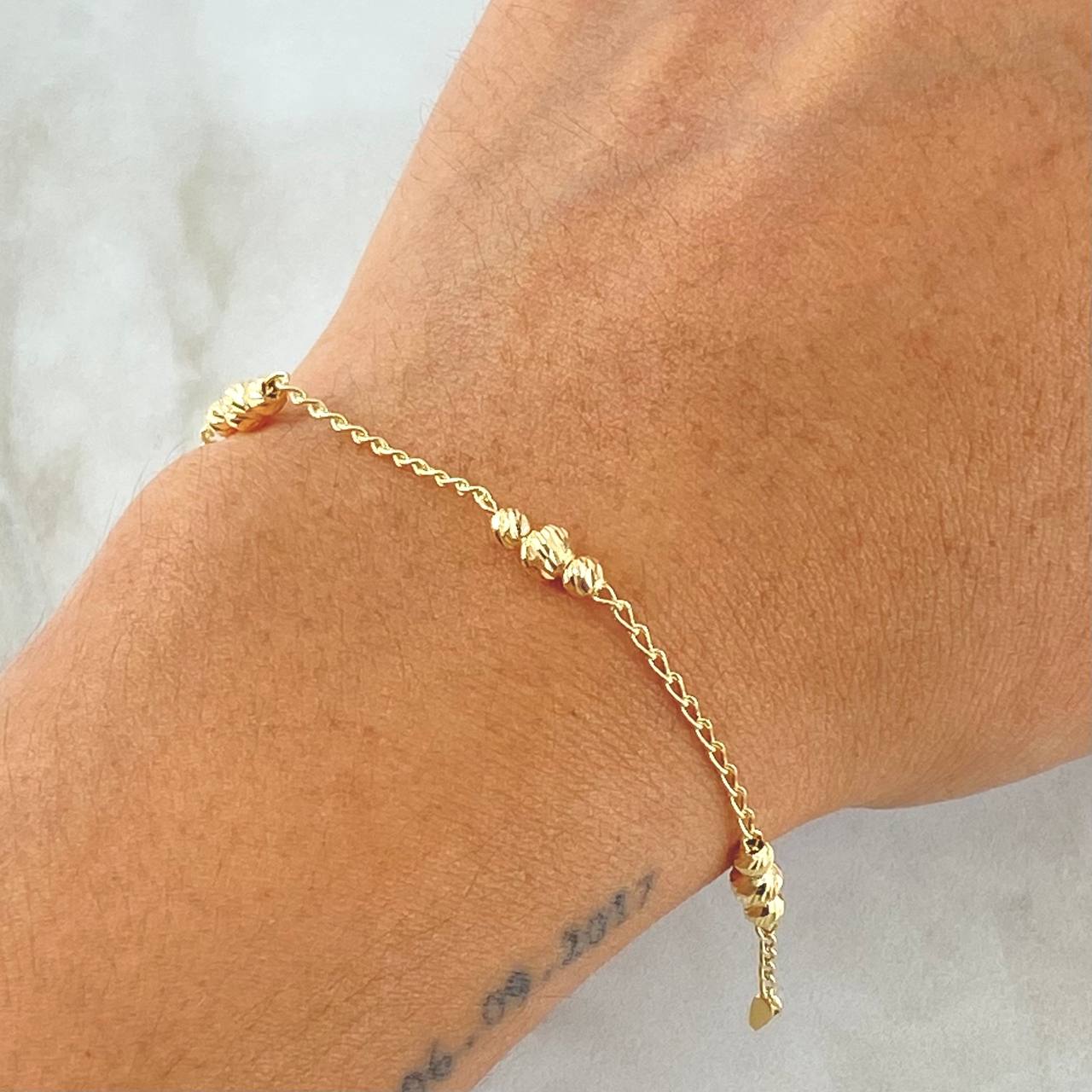 Pulso Espiga Militar 2.3gr / 18cm / 3mm-4mm Bolas Diamantadas Oro Amarillo 18K