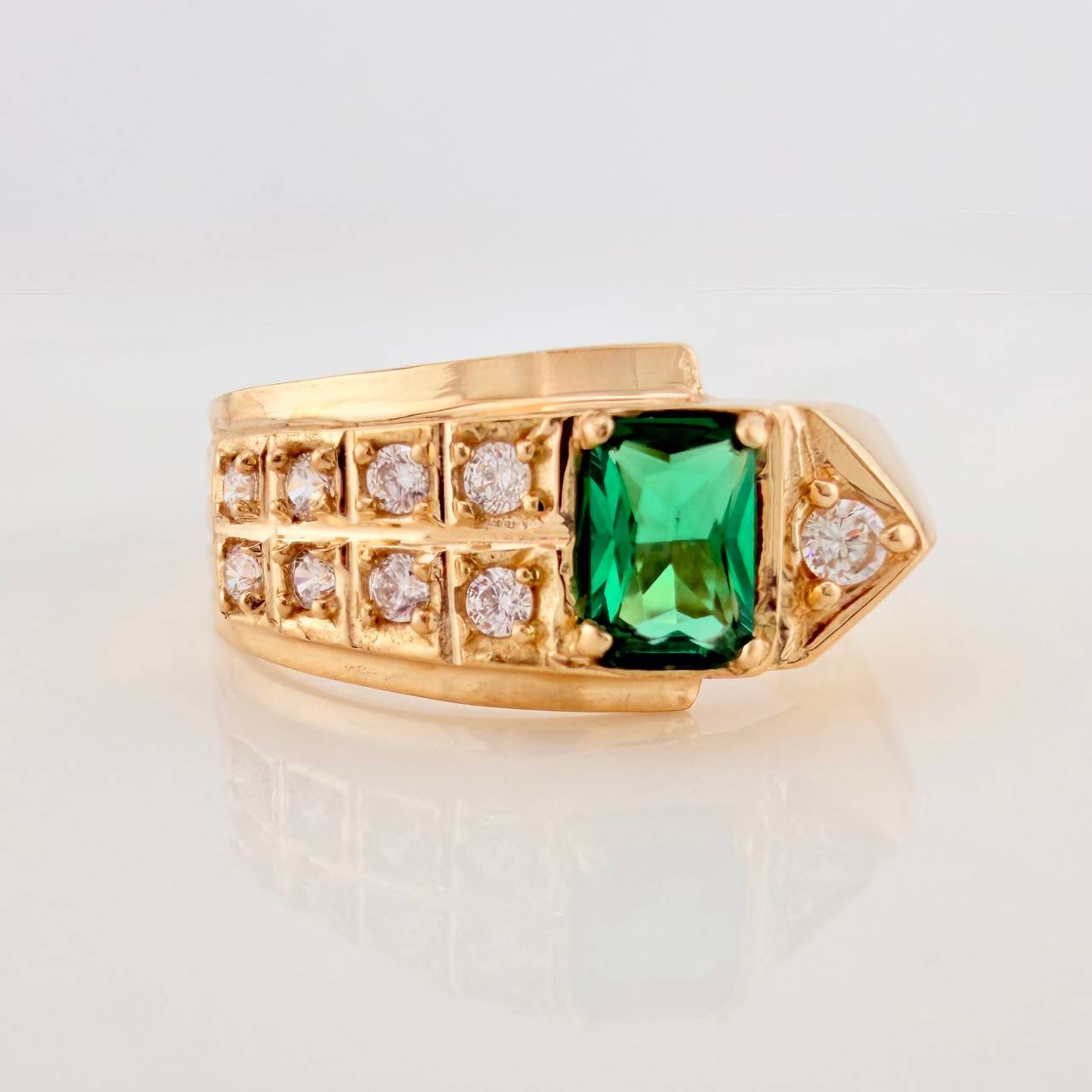 Rectangular Halo Ring 4.3gr / T9 1/2 / Yellow Gold 18K %