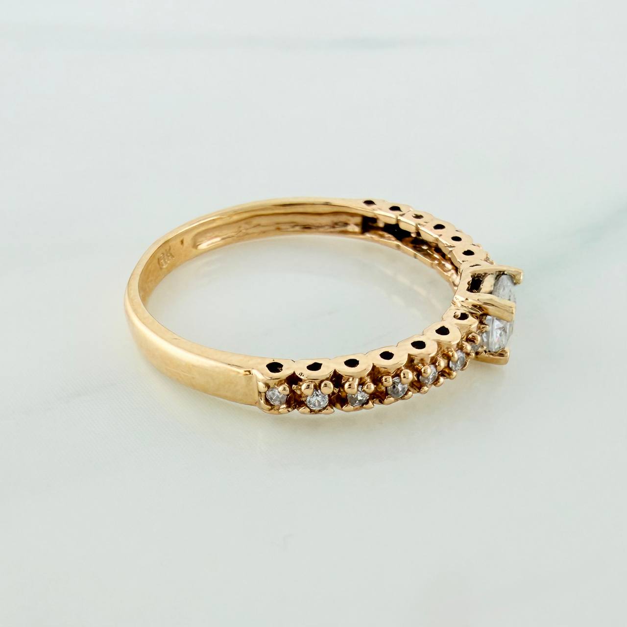 Anillo Solitario Churumbela 1.95gr / T6 / Oro Amarillo 18K %