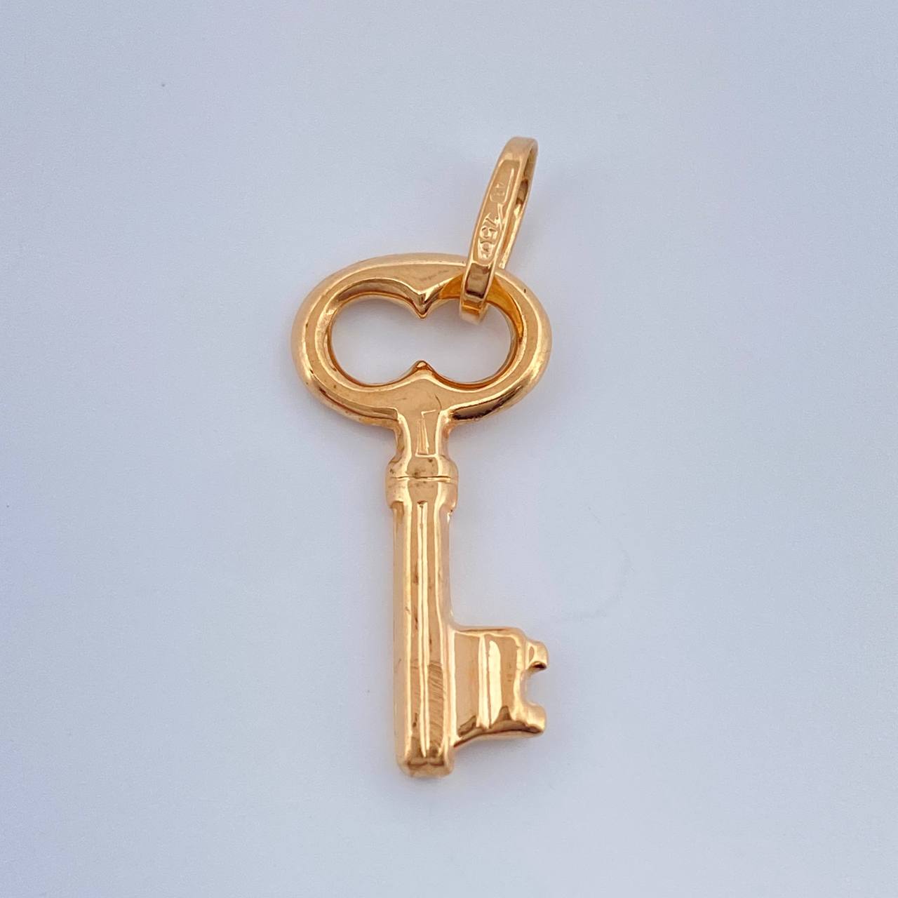 Dije Llave 1gr / 1 in / Oro Amarillo 18K %