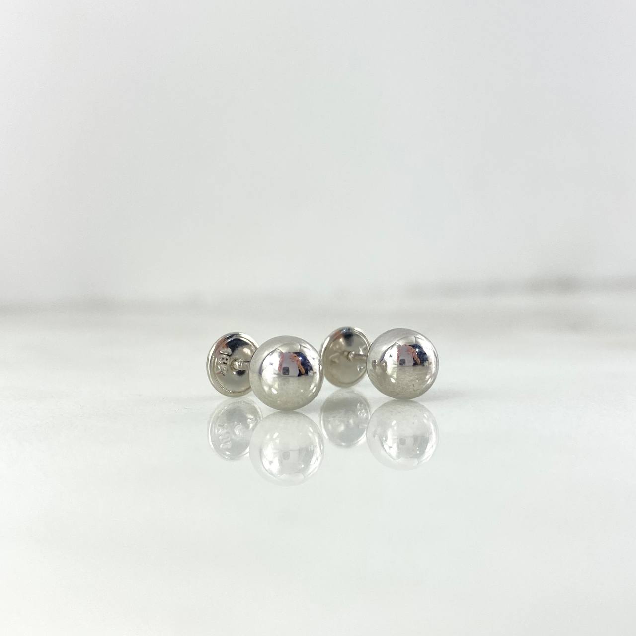Stud Earrings Bead 0.7gr / 6mm Polished White Gold ©