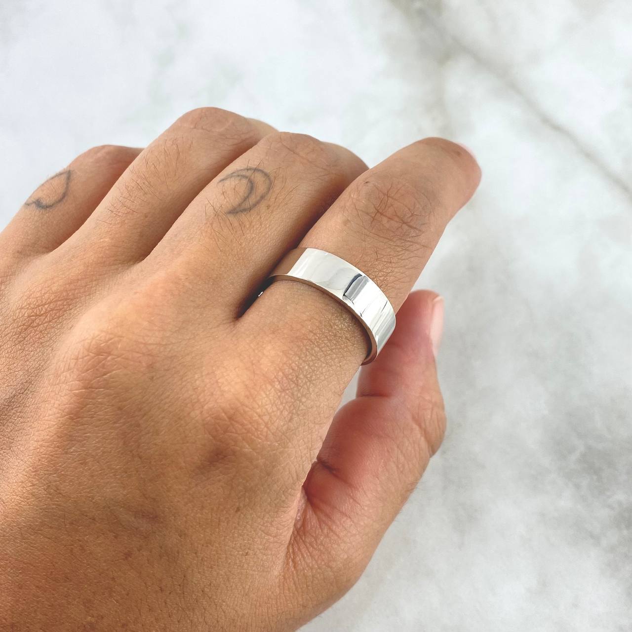 Custom Made to Order Half Round 7gr / Polished 18K White Gold
