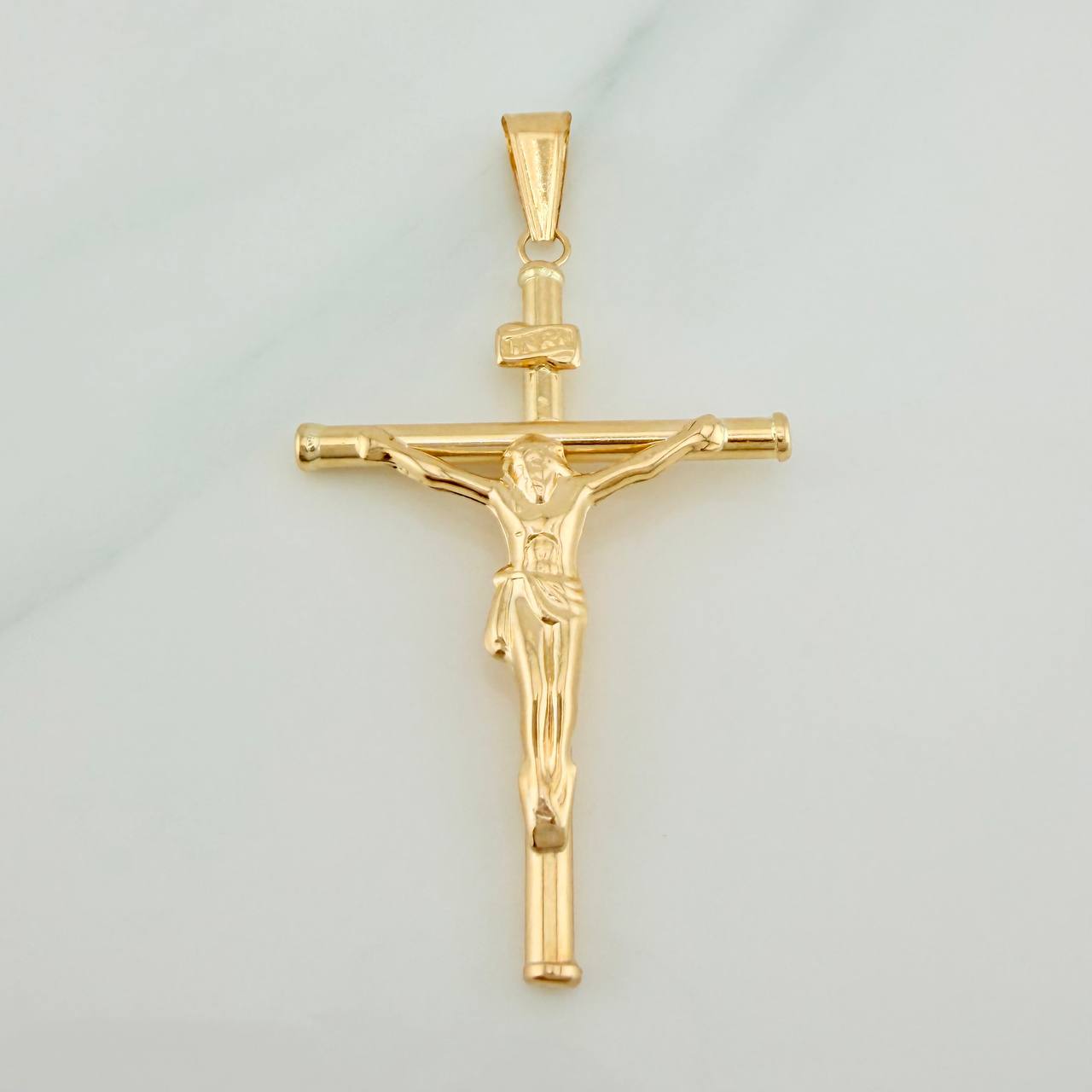 Dije Cruz Cristo 3.15gr / 2 1/4 in / Oro Amarillo 18K &
