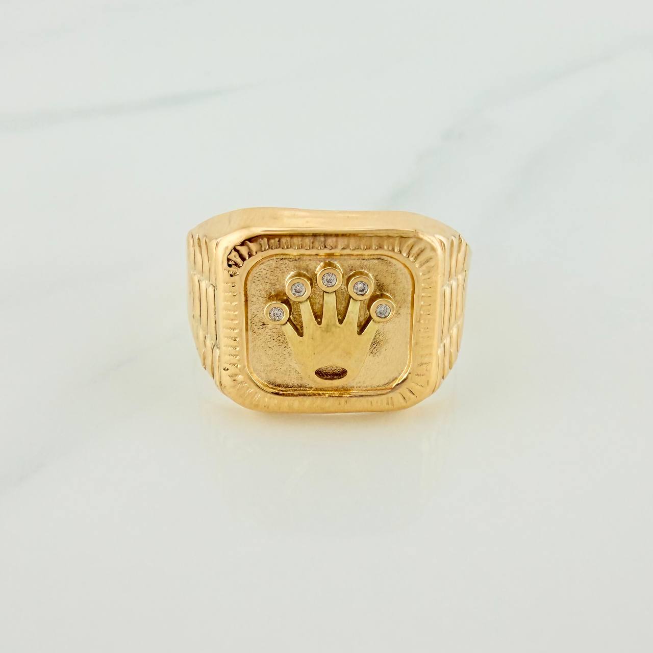 Anillo Sello Corona 3.55gr / T8 3/4 / Oro Amarillo 18K $