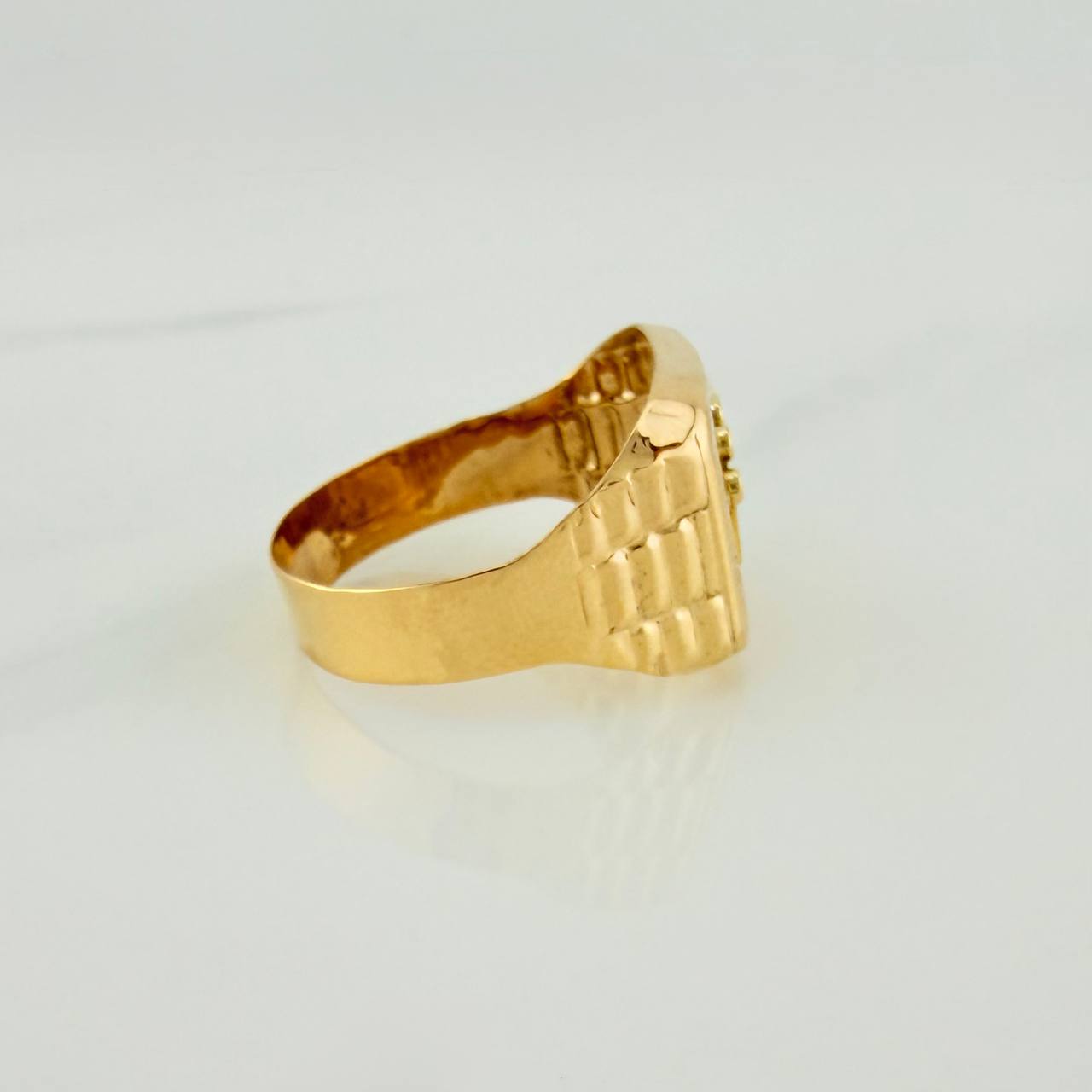 Anillo Sello Corona 3.55gr / T8 3/4 / Oro Amarillo 18K $