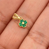 Dije Flores Esmeralda 0.65gr / 1/2 in / Oro Amarillo 18K &