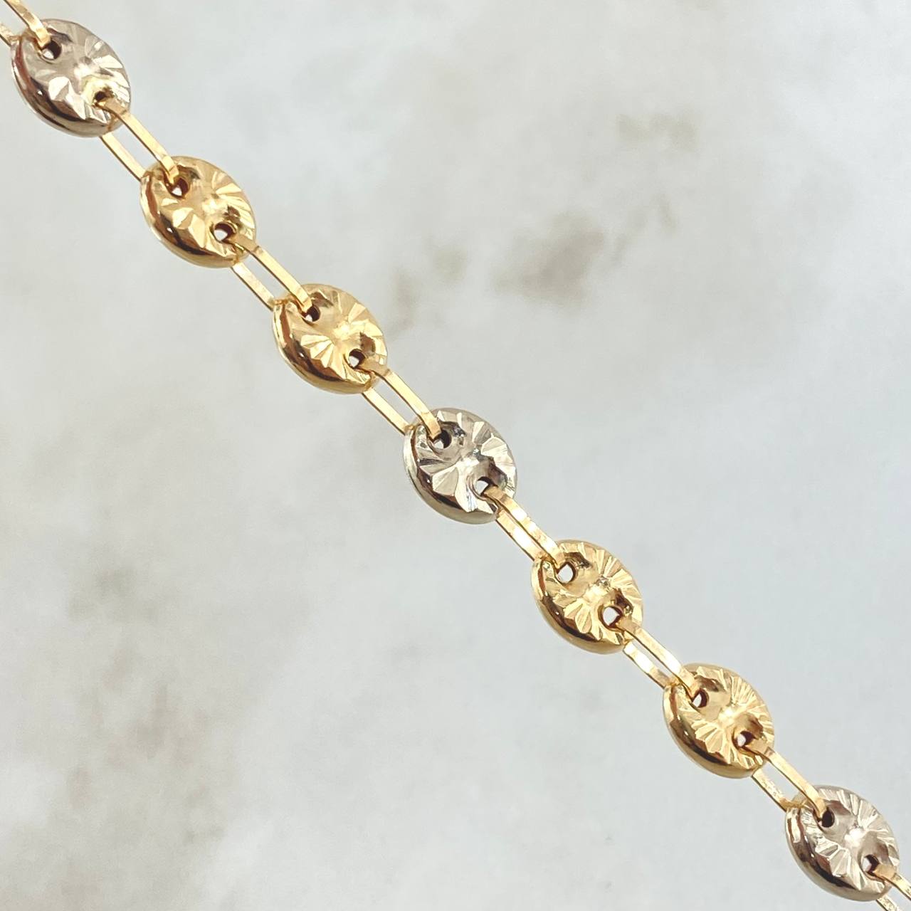 Bracelet GC 5.95gr / 8.1in / 6mm Diamond Cut Two-tone 18K Gold ©