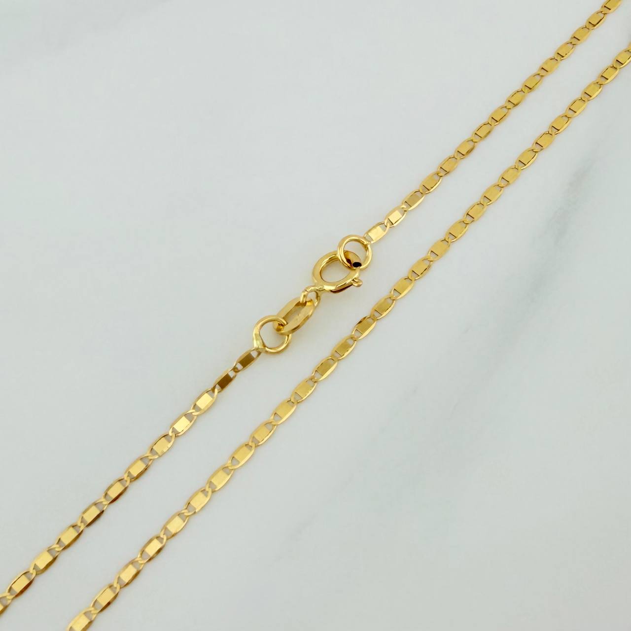Cadena Escalera Plana 1.2gr / 17 3/4 in / 1mm Oro Amarillo +3 18K %