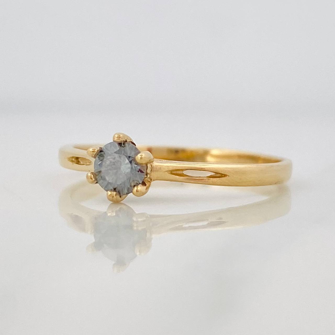 Anillo Solitario Moisanitas 0.15 pts 1.80g / T7 Oro Amarillo 18K