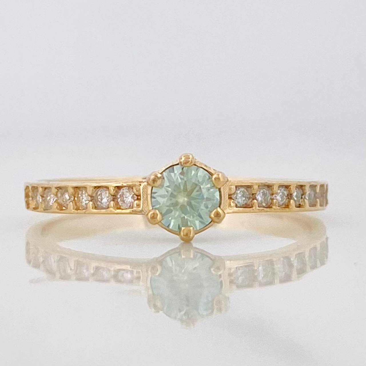 Solitaire Churumbela Ring Moissanites 0.34 pts 1.8g / T7 Yellow Gold 18K