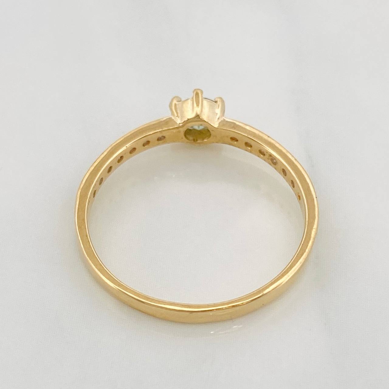 Anillo Solitario Churumbela Moisanita 0.34 pts 1.95g / T7 1/4 Oro Amarillo 18K
