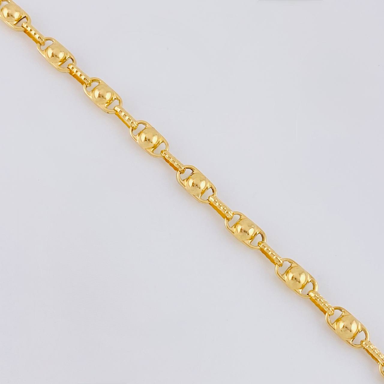 Pulso Rustico Burbuja 5.25g / 8 1/2 in / 4.7mm Oro Amarillo 18K