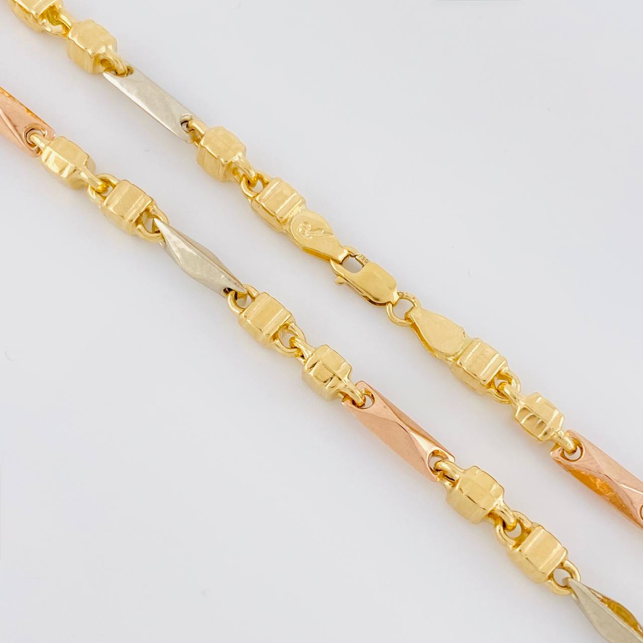 Cadena Rustica Española 19.05g / 26 in / 4.3mm Tres Oros 18K