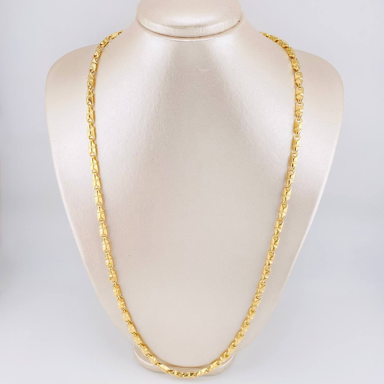 Cadena Rustica Texturizada 15.6g / 28 in / 4.4mm Oro Amarillo 18K