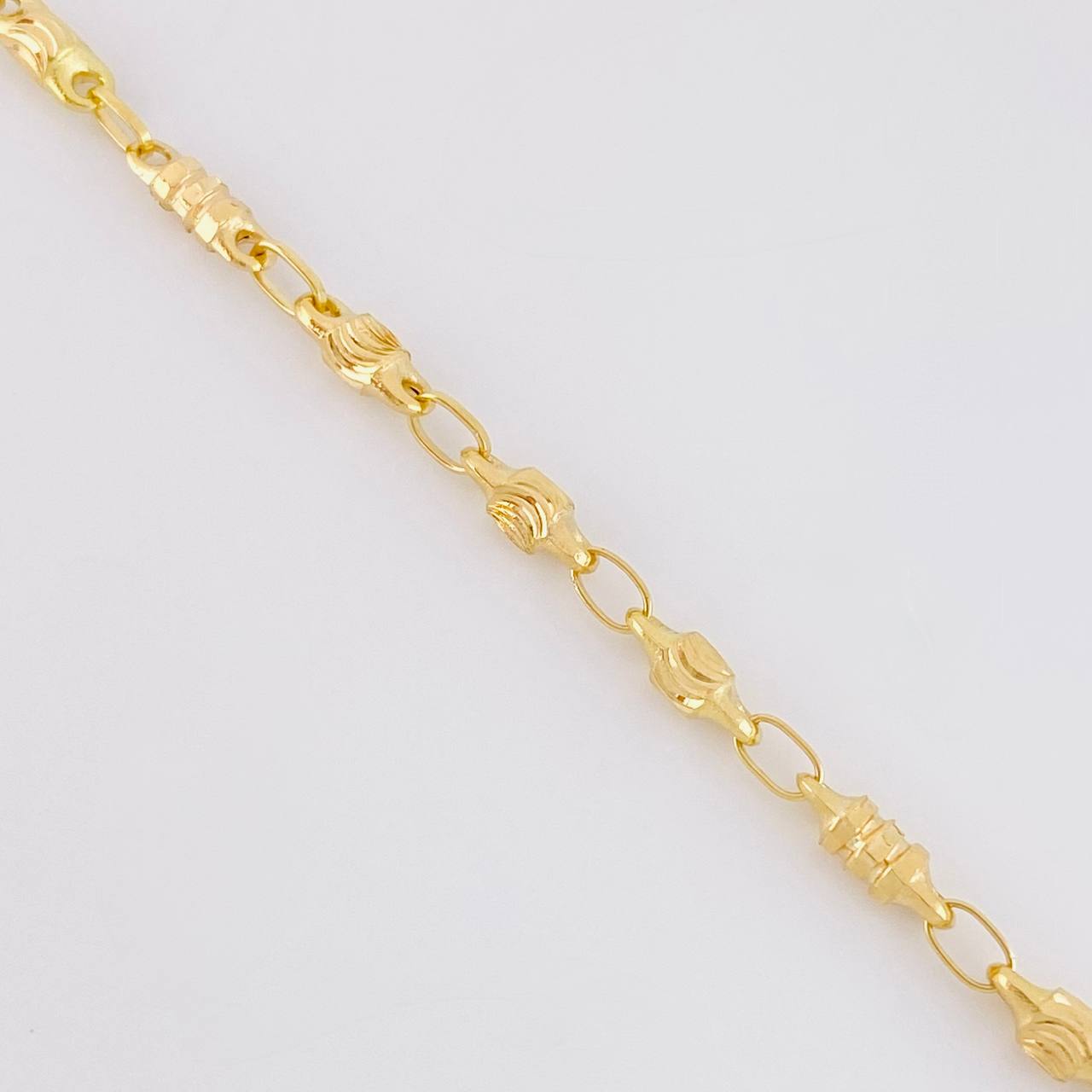 Cadena Rustica Barril Diamantado 16.15g / 26 in / 3.2mm Oro Amarillo 18K