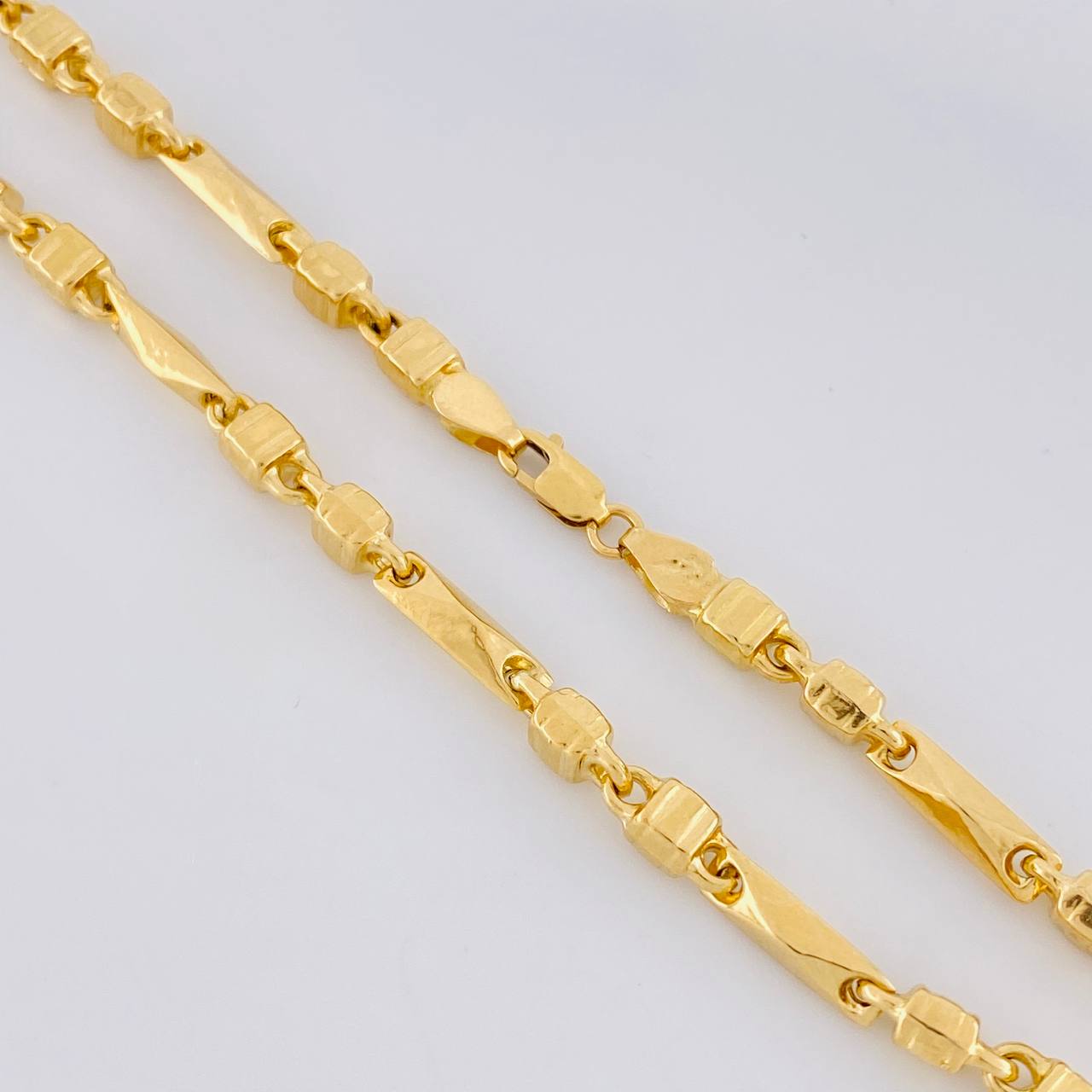 Spanish Rustic Chain 19.4g / 26 in / 4.3mm Yellow Gold 18K