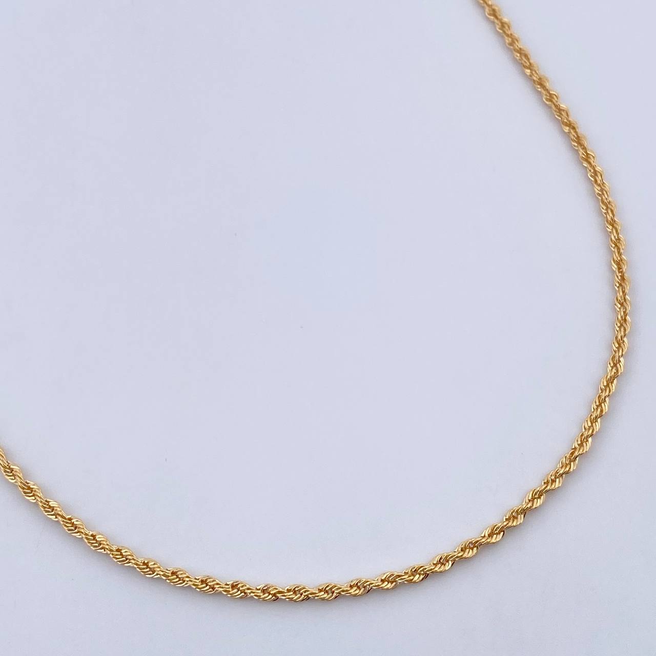 Cadena Lazo 2.45gr / 23 1/2 in / 2mm Oro Amarillo +3 18K &